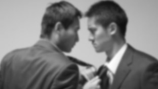 體系不完善，團隊弱小，幾乎沒有售后服務，賣完就不管或者以任何理由推卸責任。